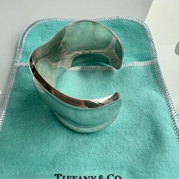 SOLD ON eBAY! Tiffany & Co 1978 Bone Cuff Bracelet Elsa Peretti Vintage Silver - Picture 9 of 11
